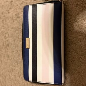 Kate Spade ♠️ Wallet!